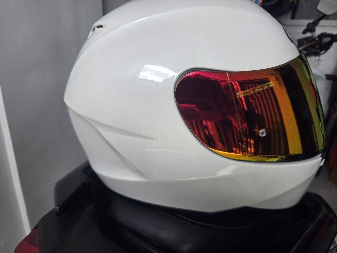HJC C70 HELMET XL (Category: Helmets and other Riding Gears) located in Manila. Submitted by btjn88 (Listing ID 1462320833, Image 3). Description: For sale 4,000 negotiable HJC C70 PEARL WHITE Orig clear visor + Red iridium XL size Pristine condition Minimal scratches Used but not abused Rfs declutter Novaliches area..