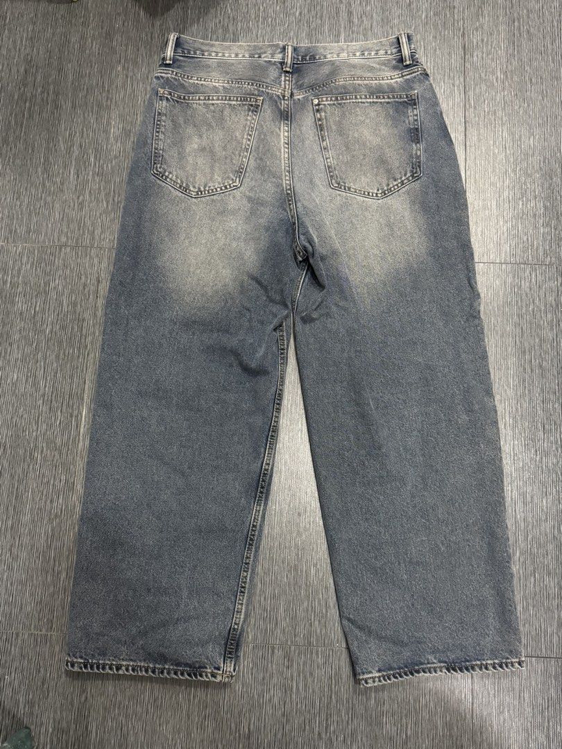 H&M Baggy Jeans (Category: Jeans) located in Pasay City. Submitted by nateman111 (Listing ID 1462291323, Image 2). Description: For sale H&M Baggy Jeans Size 30 ₱1000 fixed No issues Good condition 📍Pasay.