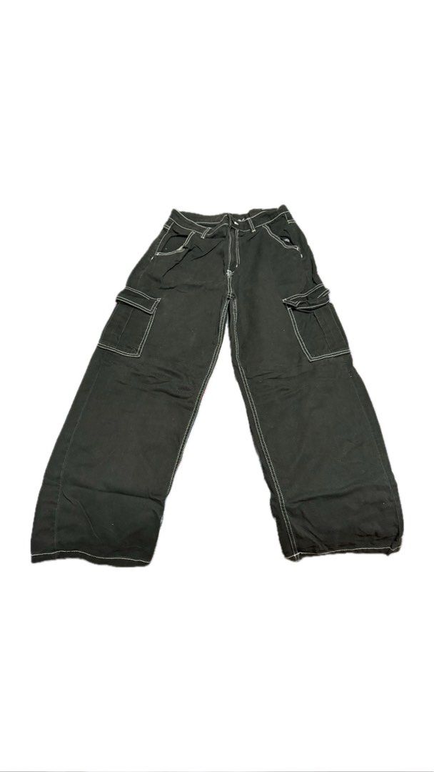H&M Black Cargo Pants with White Stitching (Category: Other Bottoms) located in Paranaque City. Submitted by nikadeclutters (Listing ID 1462345457, Image 1). Description: H&M Dark Grey Cargo Pants. Size M. White contrast stitching. Loose fit, wide leg. Multiple side pockets. Streetwear style..