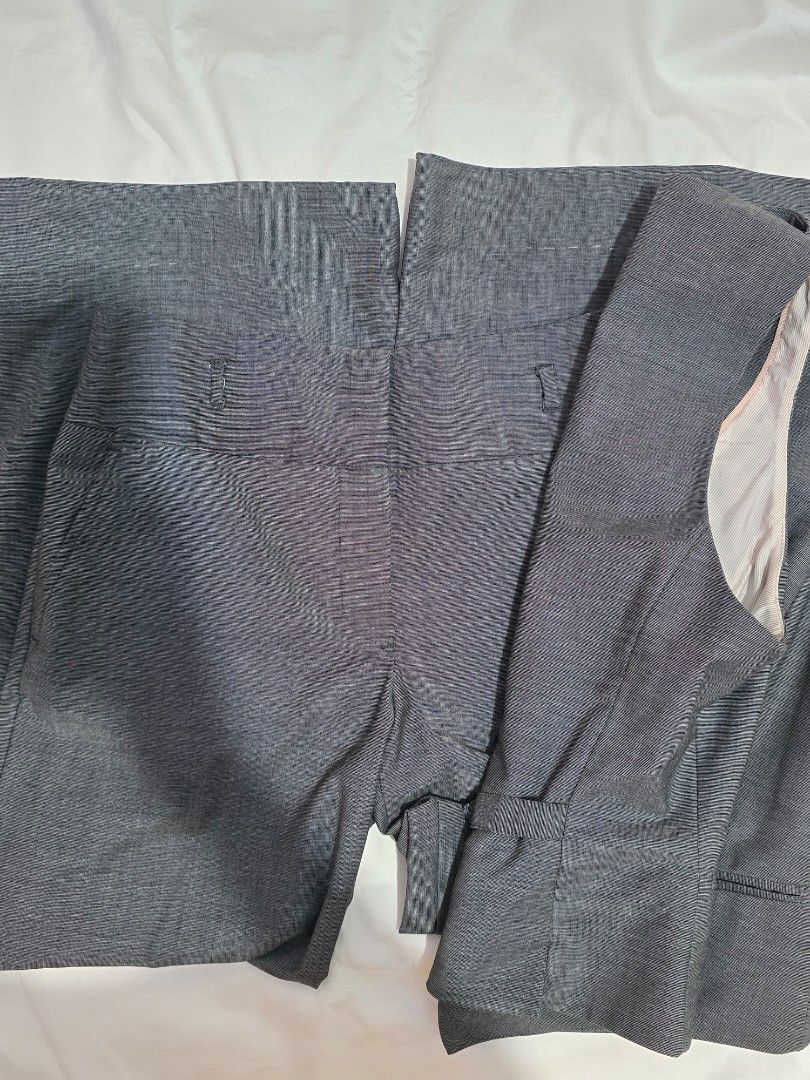 H&M Coord (Category: Sets or Coordinates) located in Bacolod City. Submitted by victoria2026 (Listing ID 1462407772, Image 3). Description: worn once no stain sa camera and ilaw lng po yung mukang stain.