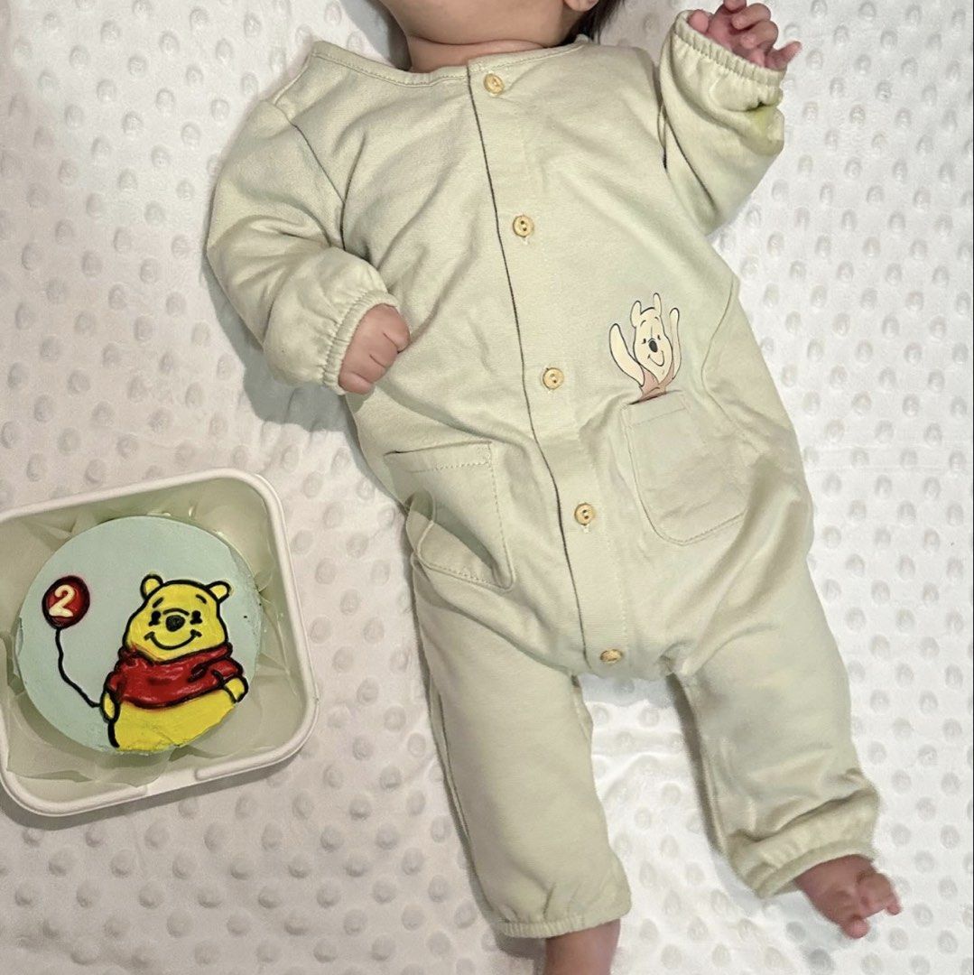 H&M Disney 2-4m (Category: Babies & Kids Fashion) located in Quezon City. Submitted by rr_fr (Listing ID 1462376151, Image 2). Description: 450 nalang 999 original price Authentic H&M Once lang nagamit for milestone bc summer nung 2-4m baby.