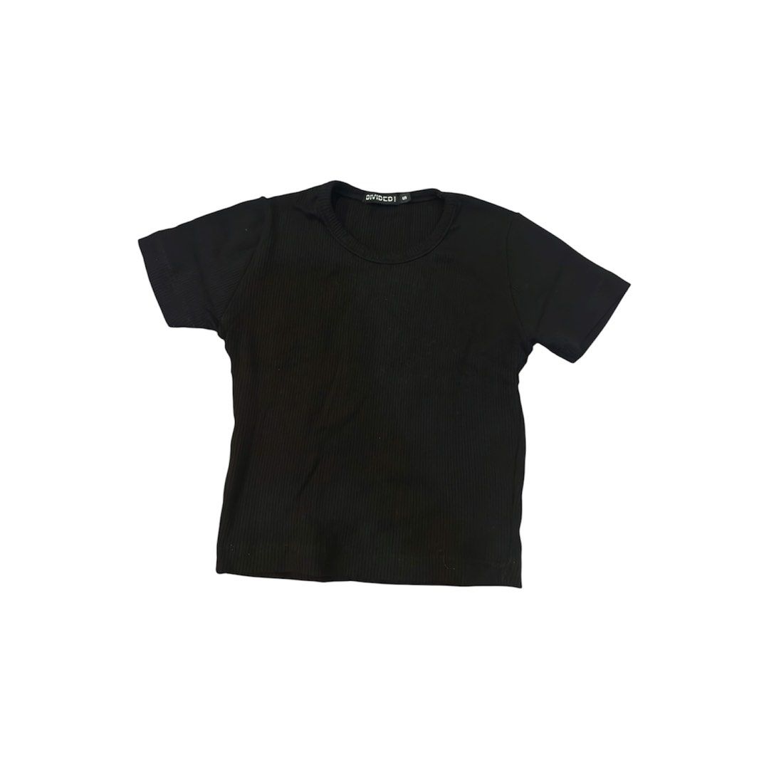 H&M Fitted Croptop (Category: Shirts) located in Quezon City. Submitted by brokeahhgirl (Listing ID 1462352931, Image 1). Description: No issue.