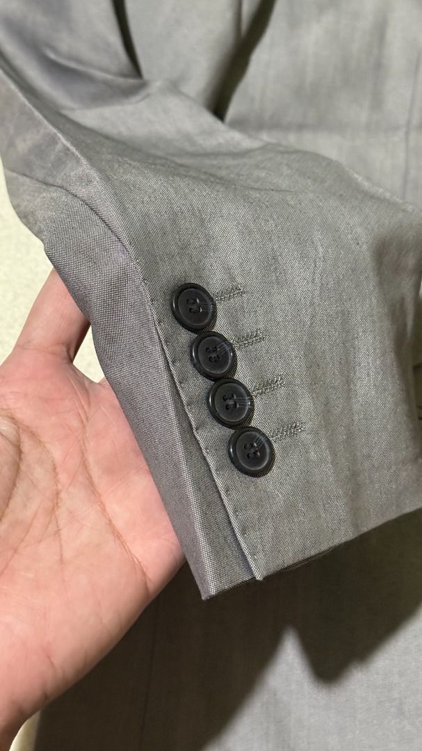 H&M Grey Blazer Suit Jacket Men's (Category: Coats, Jackets and Outerwear) located in Balanga. Submitted by jayfinds013 (Listing ID 1462327017, Image 3). Description: - Grey H&M Blazer - Two-button closure - Front pockets - Four buttons on each sleeve cuff - Fully lined interior - Made in China - Perfect for formal or casual occasions - H&M GRAY COAT (1600) Tag - 40R Shoulder - 19 Chest - 21 Sleeve - 25.4 Length - 30.2 - - Delivery shouldered by 
