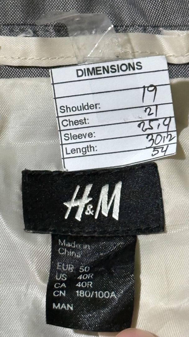 H&M Grey Blazer Suit Jacket Men's (Category: Coats, Jackets and Outerwear) located in Balanga. Submitted by jayfinds013 (Listing ID 1462327017, Image 2). Description: - Grey H&M Blazer - Two-button closure - Front pockets - Four buttons on each sleeve cuff - Fully lined interior - Made in China - Perfect for formal or casual occasions - H&M GRAY COAT (1600) Tag - 40R Shoulder - 19 Chest - 21 Sleeve - 25.4 Length - 30.2 - - Delivery shouldered by 