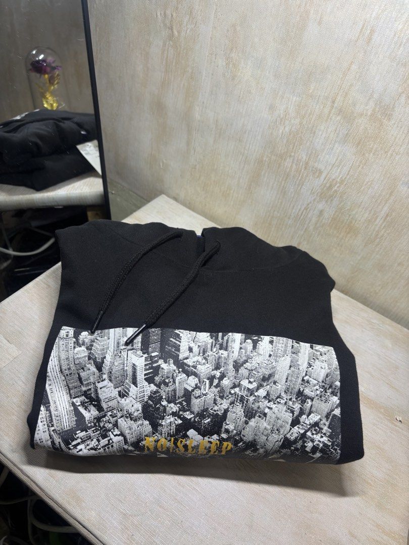 H&M NO SLEEP HOODIE (Category: Coats, Jackets and Outerwear) located in Cabuyao City. Submitted by pormanation-thrift-store (Listing ID 1462300869, Image 2). Description: H&M NO SLEEP HOODIE Condition: NEW WITH TAGS Color rate: 10/10 Size: MEDIUM Dimes: 22”Wx 29.5”L Issue: NONE‼️ Price: 1200.