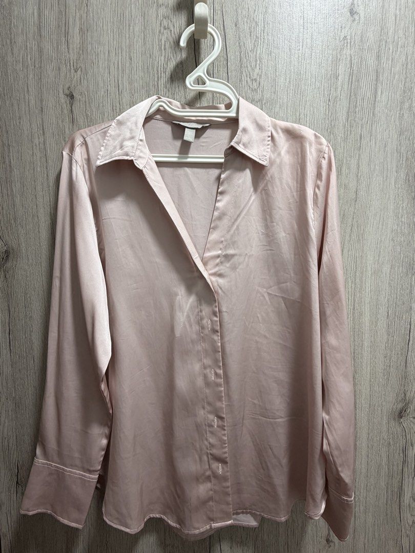 H&M Pink Silk Longsleeves (Category: Longsleeves) located in Manila. Submitted by raeth (Listing ID 1462304885, Image 1). Description: .