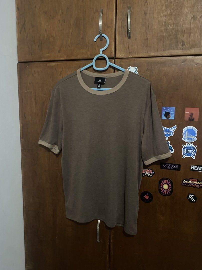 H&M Relaxed Brown Shirt (Category: Tshirts & Polo Shirts ) located in Caloocan City. Submitted by racksblue (Listing ID 1462392555, Image 1). Description: .