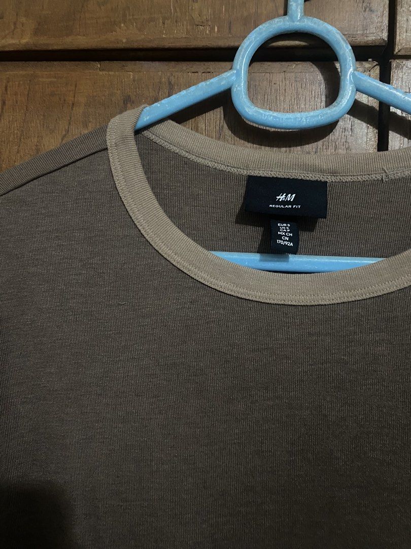 H&M Relaxed Brown Shirt (Category: Tshirts & Polo Shirts ) located in Caloocan City. Submitted by racksblue (Listing ID 1462392555, Image 3). Description: .