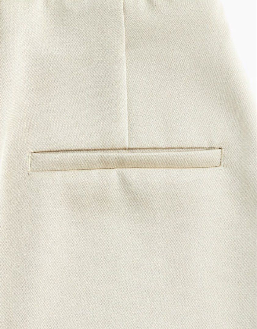 H&M wrap around skirt New (Category: Other Bottoms) located in Bulacan. Submitted by j.ghrbdn (Listing ID 1462405865, Image 2). Description: Srp: 1999.