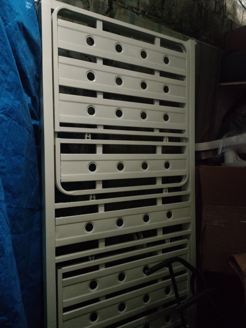 Homecare Bed 2cranks (Category: Bed Frames & Mattresses) located in Manila. Submitted by dgmm26 (Listing ID 1462283845, Image 3). Description: 2cranks bed home care bed 2 adjustable functions head and foot part with fixed height complete accessories.