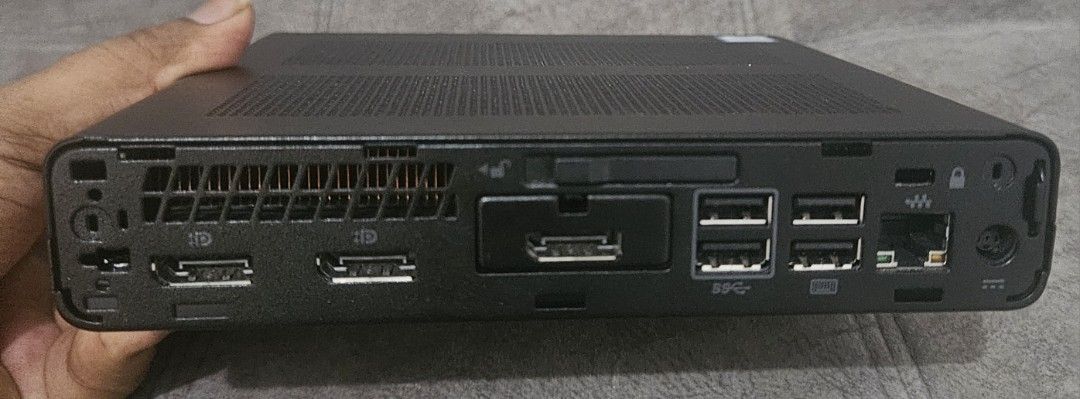 HP EliteDesk Mini PC i5, SSD 256, 16GB RAM (Category: Desktops) located in Singapore. Submitted by rajtmv (Listing ID 1462370446, Image 2). Description: - HP EliteDesk 800 G3 Desktop Mini Computer - Intel Core i5 7th Gen Processor - Intel Core i5-7500 CPU @ 3.40GHz (7th Generation) - SSD 256GB - RAM 16GB - Includes Original HP Power Adapter - Ready for Immediate Use - Ideal for Home or Office - Fast and Reliable Performance.