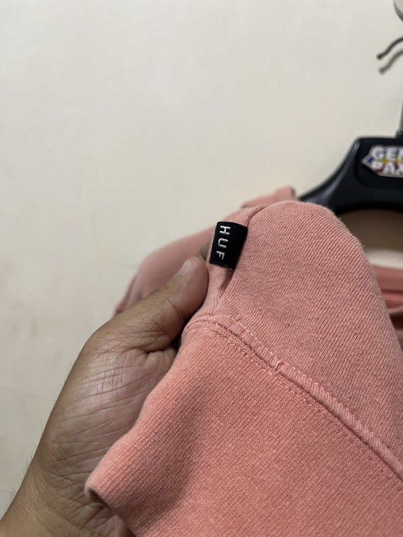 Huf (Category: Coats, Jackets and Outerwear) located in Muntinlupa City. Submitted by genepaxs (Listing ID 1462263796, Image 3). Description: Huf Large 24 x 29 Original / Authentic +shipping J&T / JRS / LBC COD Lalamove only Shoppe Check out(soon) For faster transactions i Add me on any of my socials @generayq - FBmain @genepaxs - FBpage/IG .