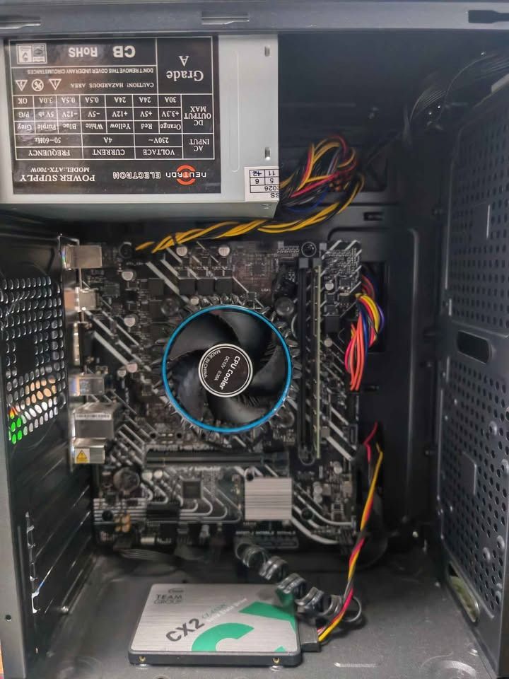 i3 14100 system unit (Category: Desktops) located in Caloocan City. Submitted by warmdog_ce9a94 (Listing ID 1462343544, Image 1). Description: i3-14100 H610M-K D4 UHD 730 8GB DDR4-3200 256GB SATA SSD Neutron Electron 700W Windows 11 Pro Stock cooler.