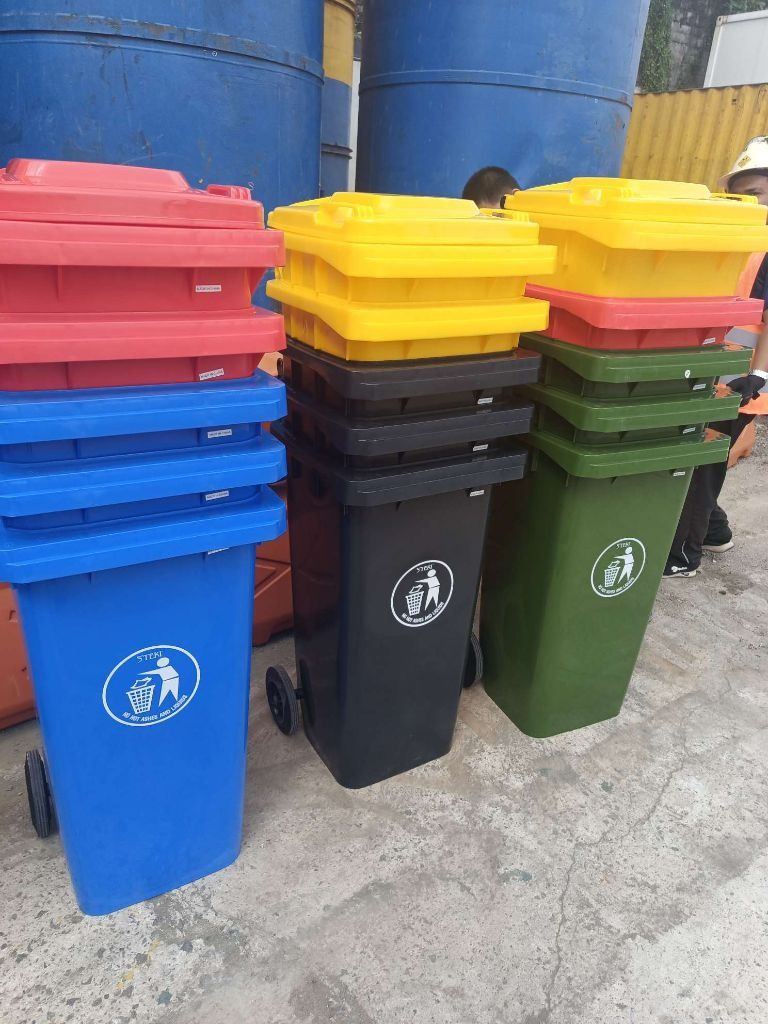 INDUSTRIAL TRASH BIN WITH WHEELS NO PEDAL (Category: Waste Bins & Bags) located in Caloocan City. Submitted by Raincoat_supplier2020 (Listing ID 1462290755, Image 1). Description: 📦 Looking for reliable storage solutions? Introducing Joekelcee Trading's JUMBO CRATES - your go-to source as a DIRECT SUPPLIER! 🌟 Get organized with our durable crates today! 🛒 📌 Explore Our Range of Products: ✅ PPE items ✅ Trash bins ✅ Crates ✅ Cooler crates ✅ Cov