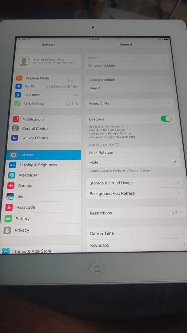Ipad (Category: iPad) located in Kuala Lumpur. Submitted by logashalini (Listing ID 1462376715, Image 3). Description: ipad who want do me guys lightly use .