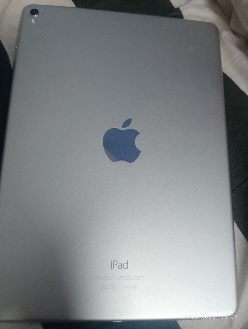 Ipad (Category: iPad) located in Karangan. Submitted by wildtree.adc63e (Listing ID 1462391275, Image 3). Description: - iPad Pro (9.7-inch) - Storage: 128GB - Color: Silver - Condition: Good.