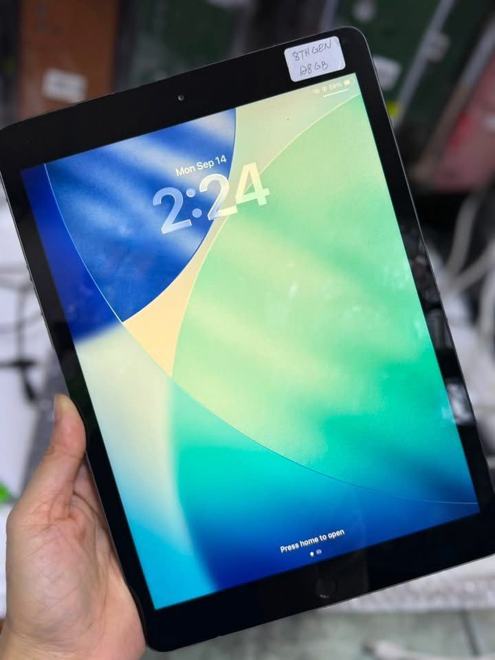 IPAD 8TH GEN 128GB (Category: iPad) located in Manila. Submitted by deshmacala (Listing ID 1462372005, Image 1). Description: New stock! iPad 8th gen 128GB WiFi + Cellular iOS 26 version No history repair Finger print working Camera is good Battery health 85 to 90 percent.