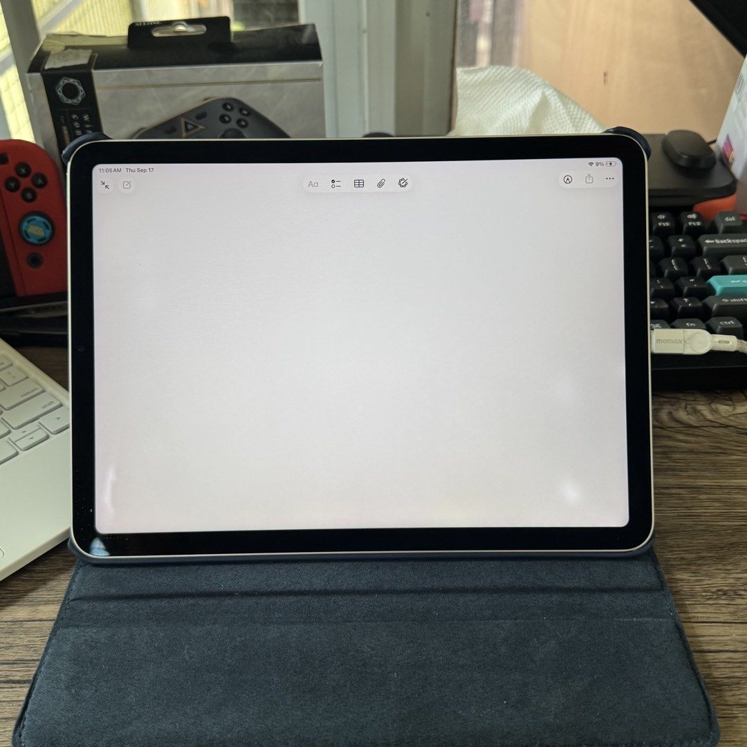 iPad Air 5 M1 + Magic Keyboard (Category: iPad) located in Quezon City. Submitted by consoleciety (Listing ID 1462284183, Image 2). Description: iPad Air 5 M1 64GB — Starlight | ₱15,999 ✨ M1 chip • 64GB • Starlight ⚡ Fast enough for school, work, editing, gaming & everyday use ⌨️ FREE Goojodoq Magic Keyboard (worth ~₱5K) 🛡️ Includes foldable case — Fully working — Touch ID / True Tone working — 2 small white spots on display — one is fainter tha