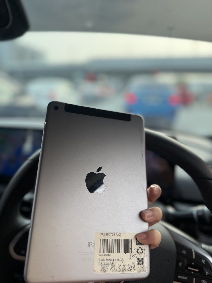 Ipad mini 4 (Category: iPad) located in Ipoh. Submitted by shahaniis (Listing ID 1462269701, Image 3). Description: ✅ ‪WS+60 11‑24,38 ,3135‬ ✅OPEN TRADEIN ACCEPTED ANDROID/IOS ✅COD IPOH PERAK/JAUH ADA CAJ ✅CASH/TRANFER ONLINE ✅COD IPOH/SIMPANG PULAI/GOPENG/. B.GAJH&BERDEKATAN.