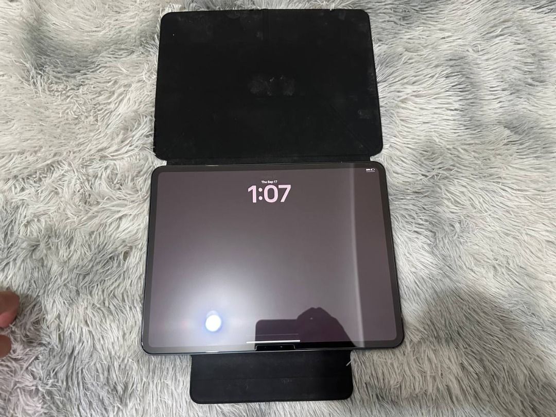 iPad Pro 13-inch M4 256GB (Category: iPad) located in San Mateo. Submitted by ako_ay_pangit_ngunit_mabait (Listing ID 1462317398, Image 1). Description: For Sale 55,000 iPad Pro 13-inch M4 256GB Quick Specs: Procie: M4 chip Ram: 8GB Storage: 256GB Battery health: 92% Cycle count: 241 No issue No repair history Personal used Meet up Q.C Batasan, Commonwealth, Fairview, SJDM Bulacan Marikina Nangka Marikina or San Mateo, Rizal. Pwede shipping via J