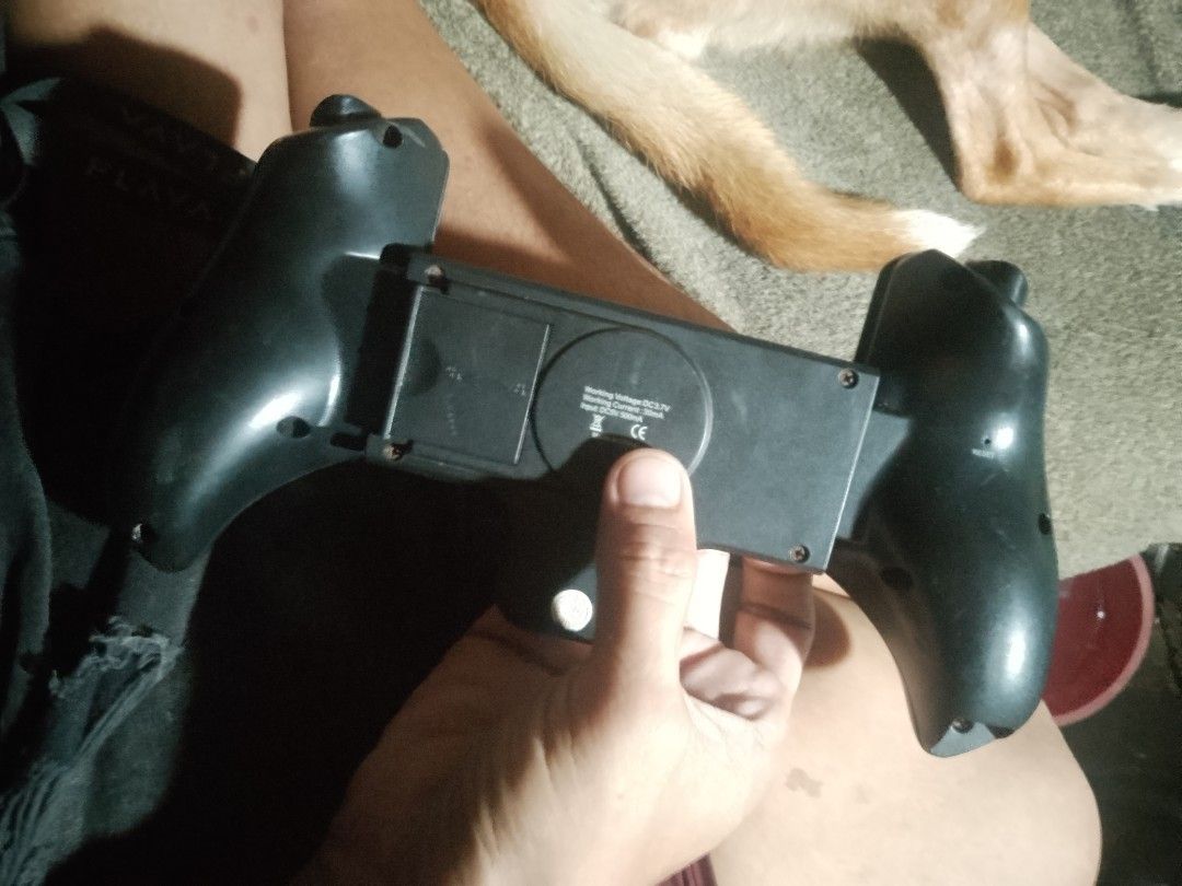 ipega bluetooth game pad (Category: Controllers) located in Manila. Submitted by ryan061584 (Listing ID 1462367597, Image 2). Description: ipega bt game pad kung gusto mo ng sony psp games sa cp or any other games na pwede gamitan ng controller dahil na hahassle kana sa touch screen lang na sumasablay madalas ang pindot 😆😆😆 eto na para sau kung gagamitin sa sony psp games sa cp pm nyu lang po aq tturuan q kau gawin sony psp ang cp nyu po mismo