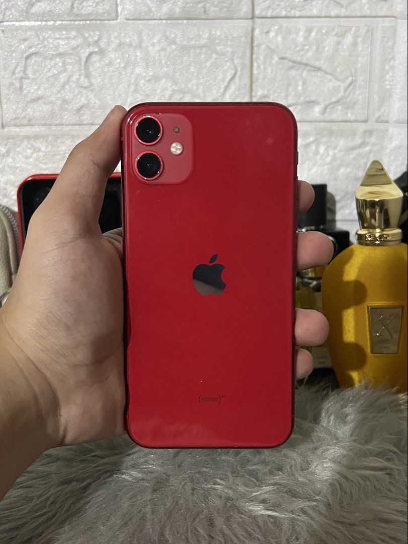 iPhone 11 128gb Factory Unlock (Category: iPhone 11 Series) located in Manila. Submitted by eyanad (Listing ID 1460260056, Image 1). Description: Iphone 11 128gb 100% battery health newly replace face id not working truetone ok anysim pwede camera all goods malinaw sobra replaced lcd and battery yun lng smooth na smooth unli reset unli check manila loc check muna before payment .