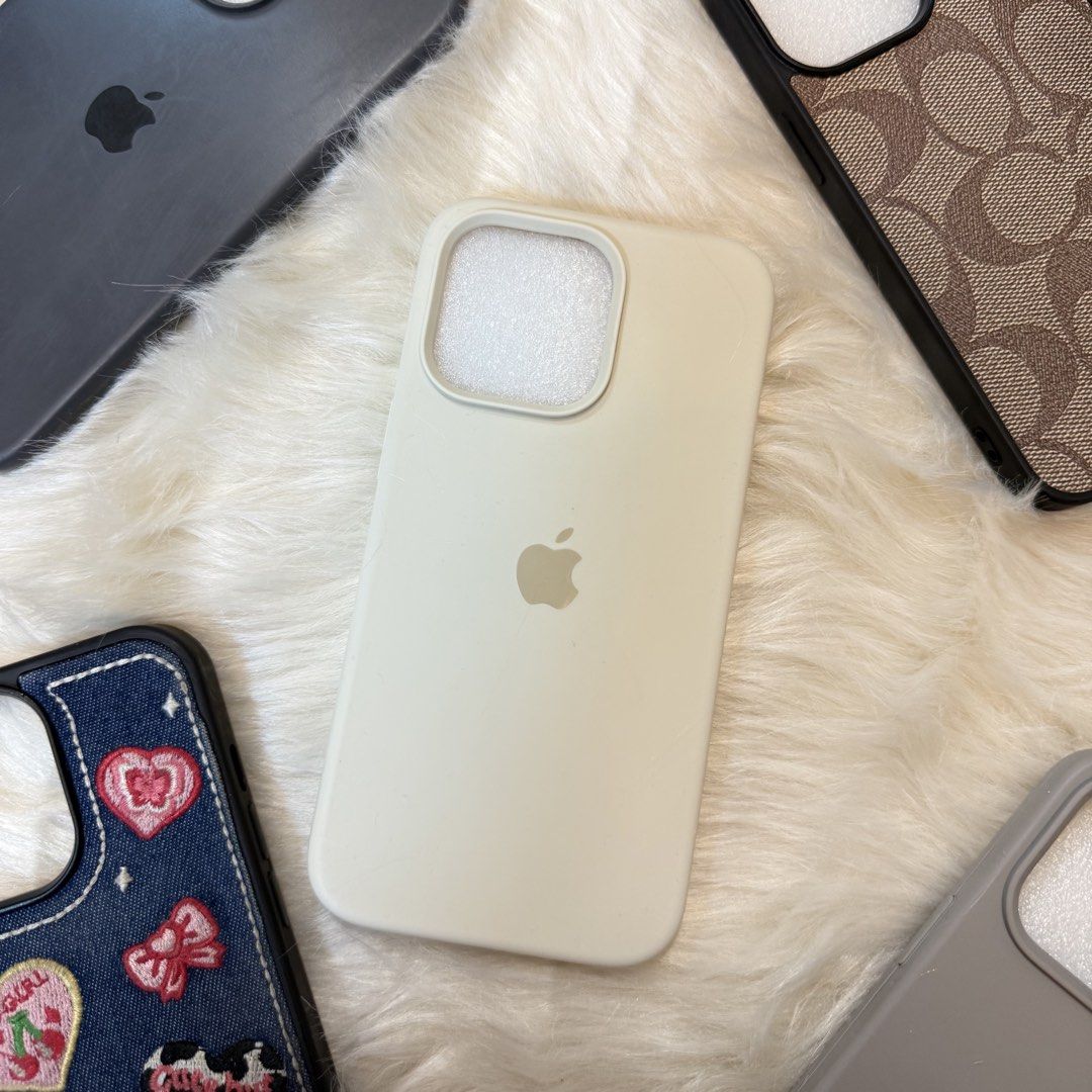 Iphone 13 pro Cases (Category: Cases & Sleeves) located in Las Pinas. Submitted by retro.chae (Listing ID 1462336667, Image 3). Description: DM for the details :) - PHP 99 for designed cases - PHP 120 for silicon cases MOP: G-cash MOD: J&T and Lalamove 📍Las Piñas .