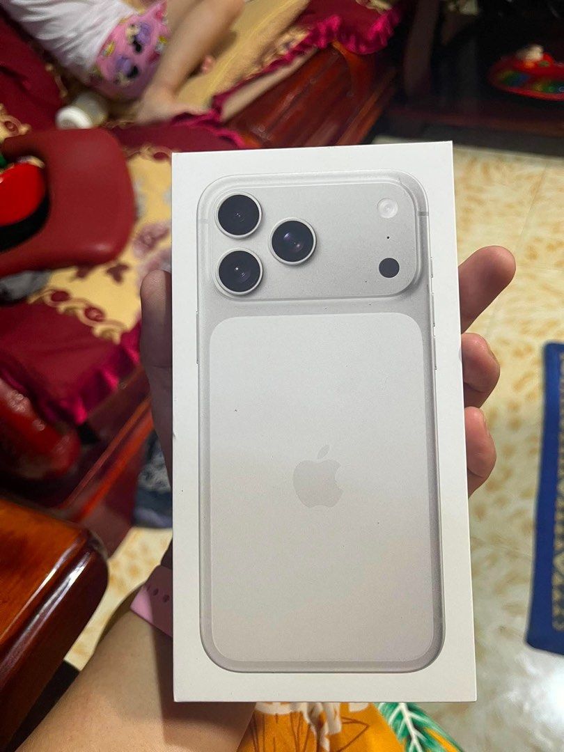 IPHONE 17 PROMAX 256GB BNEW SEALED (Category: iPhone 17 Series) located in Cavite. Submitted by carlo_miranda17 (Listing ID 1462406750, Image 1). Description: FOR SALE OR SWAP SA LOWER UNIT + CASH IPHONE 17PRO MAX 256GB SILVER BRANDNEW SEALED LOCAL VARIANT FACTORY UNLOCKED POWERMAC PURCHASED LOC: Gentri Cavite📍.