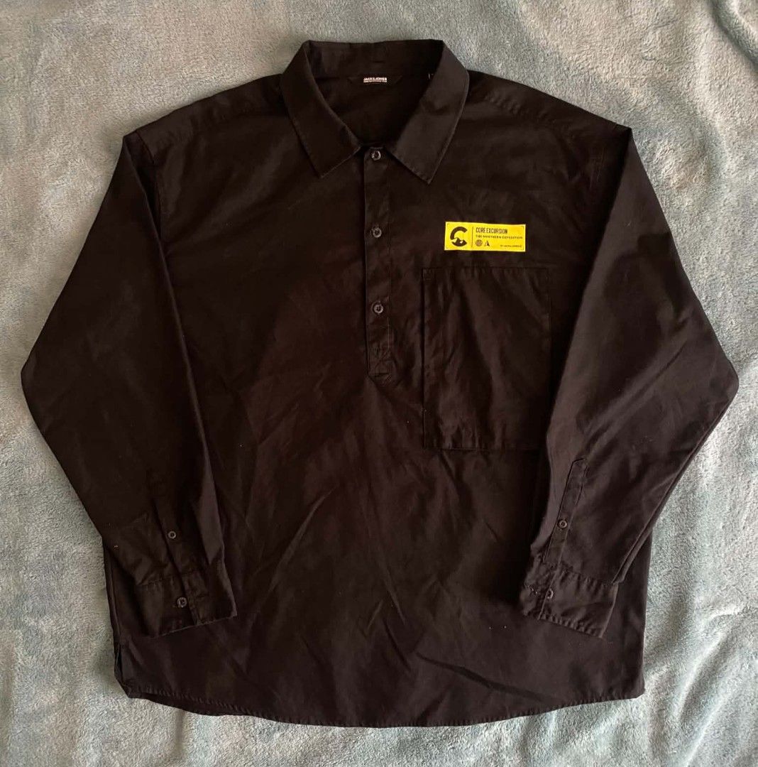 Jack&Jones Core Performance Wear🥶🥶 (Category: Formal Shirts) located in Subic. Submitted by hnrblethrift7 (Listing ID 1462280514, Image 1). Description: Jack&Jones "Core Excursion The Northern Expedition" No issue Size small on tag kasya hangang large/xl 👌👌 W26L28.5.