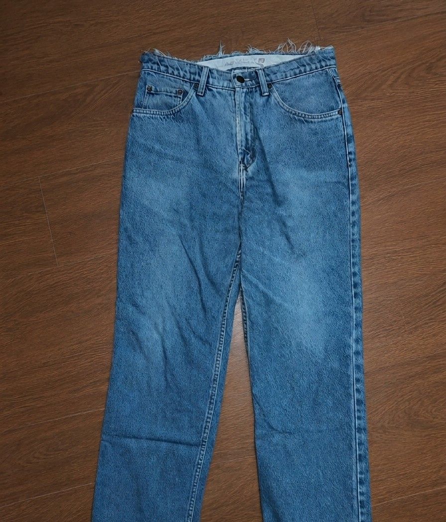JAG JEANS (Category: Jeans) located in Manila. Submitted by ilovebrentfaiyaz (Listing ID 1462414929, Image 2). Description: - Classic blue denim jeans - Straight leg fit - Frayed hem detail - Button and zip closure - Front and back pockets - Ideal for casual wear.
