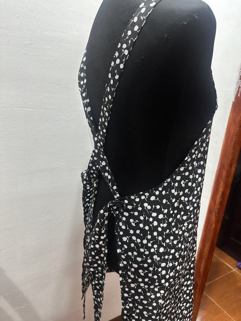 japanese apron floral (Category: Sets or Coordinates) located in Makati City. Submitted by japanfindsphbyrob (Listing ID 1462348108, Image 2). Description: .
