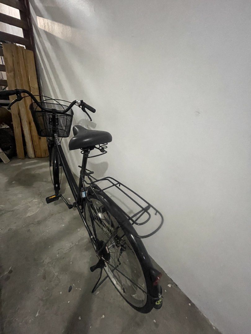 Japanese Bike (Category: Bicycles) located in Rizal. Submitted by casheworks (Listing ID 1462406695, Image 2). Description: Selling my Personal 27" Japanese bike (Black) Issue: Flat yung rear wheel (need lang palitan yung tube) Just used it for 5 months and rode it for work and errands. Inclusions: - Basket - Cylinder Lock - Rear Carrier Rack - Reflector sa Likod Price: ₱3,000 fixed price! Lowballers will be declined Location: Cainta, Rizal Couri