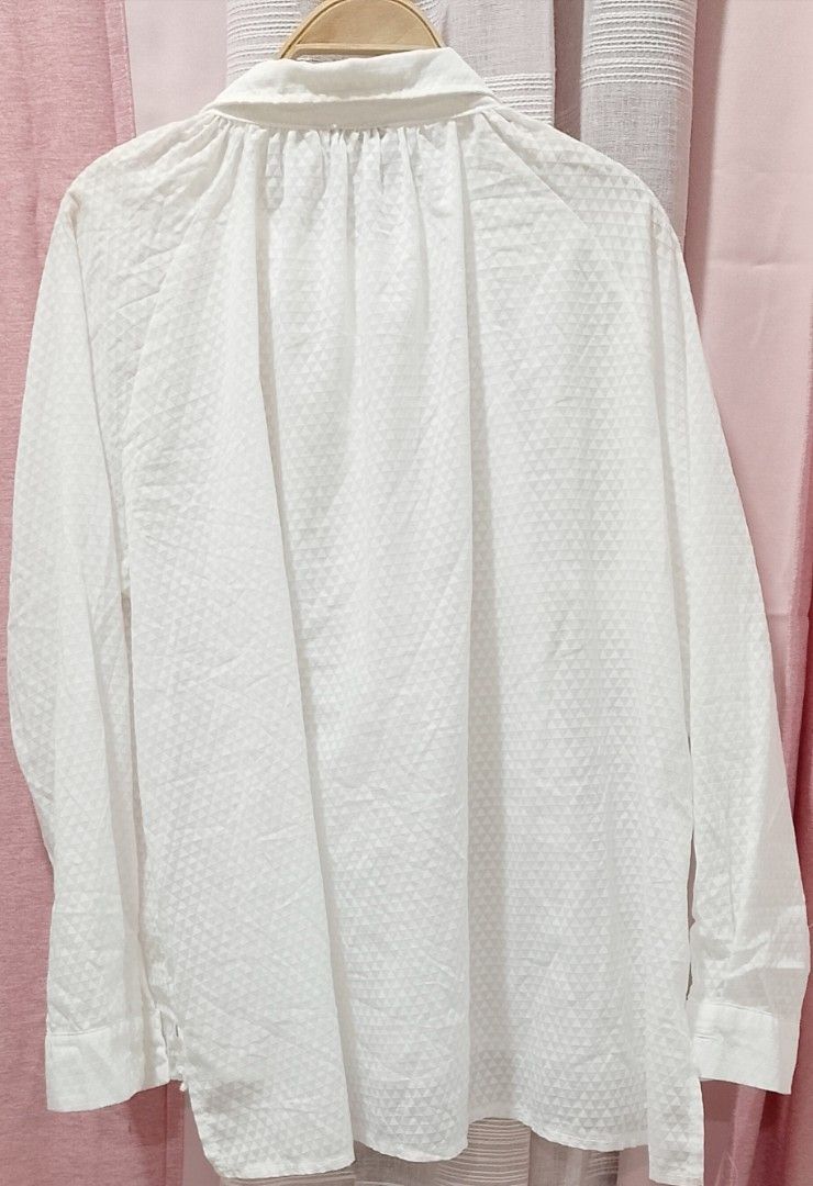 Jayleen White blouse made in italy (Category: Blouses) located in Cabanatuan. Submitted by miss.maia (Listing ID 1462433490, Image 3). Description: .