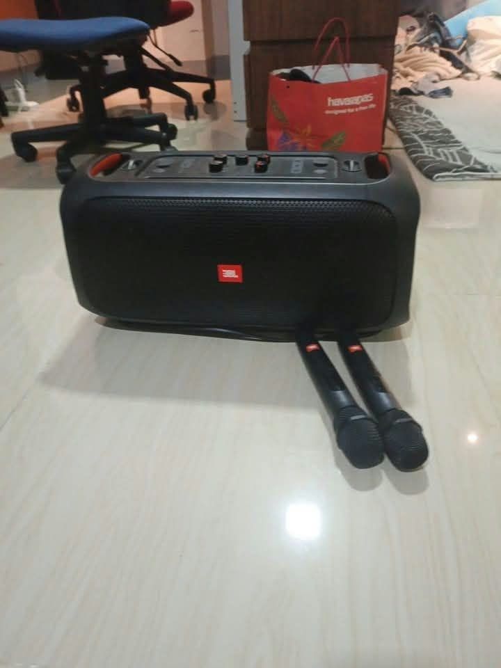 JBL PARTY BOX OTG (Category: Soundbars, Speakers & Amplifiers) located in Manila. Submitted by eljayski1 (Listing ID 1462438573, Image 1). Description: .