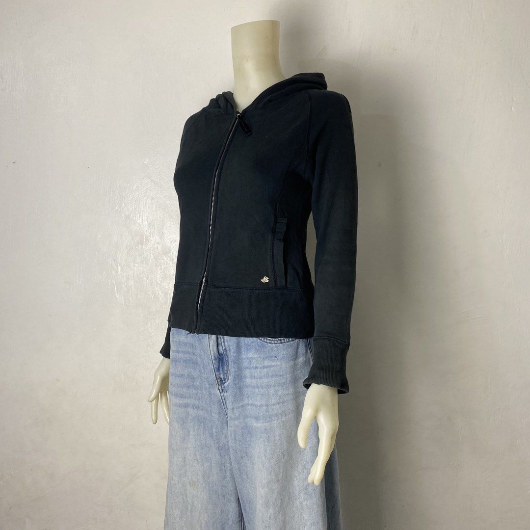 Jill Stuart✨ | Black Full Zip Y2K Jacket (Category: Coats, Jackets and Outerwear) located in Bulacan. Submitted by orc.ph (Listing ID 1462351972, Image 3). Description: Jill Stuart✨ | Black Full Zip Y2K Jacket Material Used: Cotton - Black - Long Sleeve - Zipper Closure - Double Pockets - Full Zip - Jacket - Casual - Y2K - Semi Formal - Streetwear ‎-Size: XS -Width: 15" ‎-Length: 19" ‎ ‎Pristine Condition. No Visible Flaws. No Issue At All ‎ ‎⚠️N