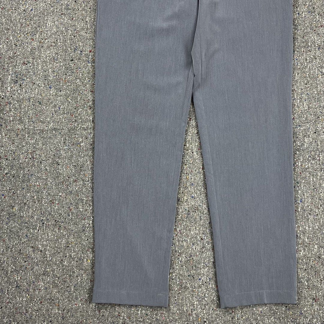 j.lindeberg Vent Golf Stretch Trousers (Category: Trousers) located in Zamboanga. Submitted by deconstrukt.fit (Listing ID 1462345456, Image 3). Description: J.Lindeberg Vent Golf Stretch Trousers These are J.Lindeberg vent golf pants, specifically matching the tailored profile and iconic subtle Bridge branding details of styles like the Ellott Pant lines. They feature a modern, straight-to-slim fit cut from lightweight stretch performance fabric