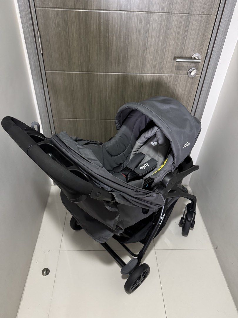 JOIE Muze LX Travel System (Category: Strollers) located in Manila. Submitted by mjdlrsrio (Listing ID 1462362158, Image 2). Description: Selling our baby’s preloved JOIE Muze LX Travel System Both are clean, well-maintained, and in good condition. Barely used because our baby preferred being carried instead of riding in the stroller. Sold as set for only ₱9,000 still negotiable wag lang sobrang baba since para pa tong bago 1 year lang nagamit he