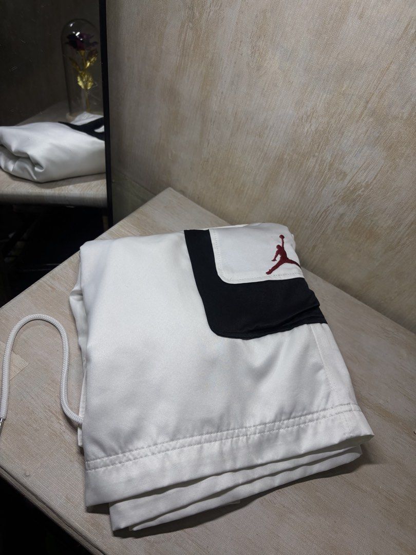 JORDAN SHORT (Category: Shorts) located in Cabuyao City. Submitted by pormanation-thrift-store (Listing ID 1462301270, Image 2). Description: JORDAN SHORT Condition: LIKE NEW Color rate: 10/10 (PWEDE SA MASELAN) Size: MEDIUM Issue: NONE‼️ Price: 1300.