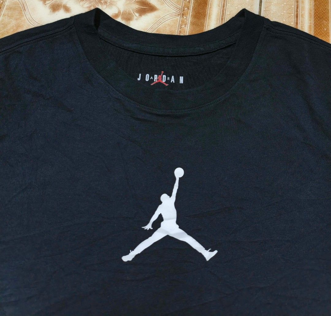 Jordan tee (Category: Tshirts & Polo Shirts ) located in Alburquerque. Submitted by ayrelieonlineshop (Listing ID 1462410174, Image 3). Description: Jordan tee size 3XL 24x30 dimensions excellent condition no pinhole or punit 9.9/10 color rate.