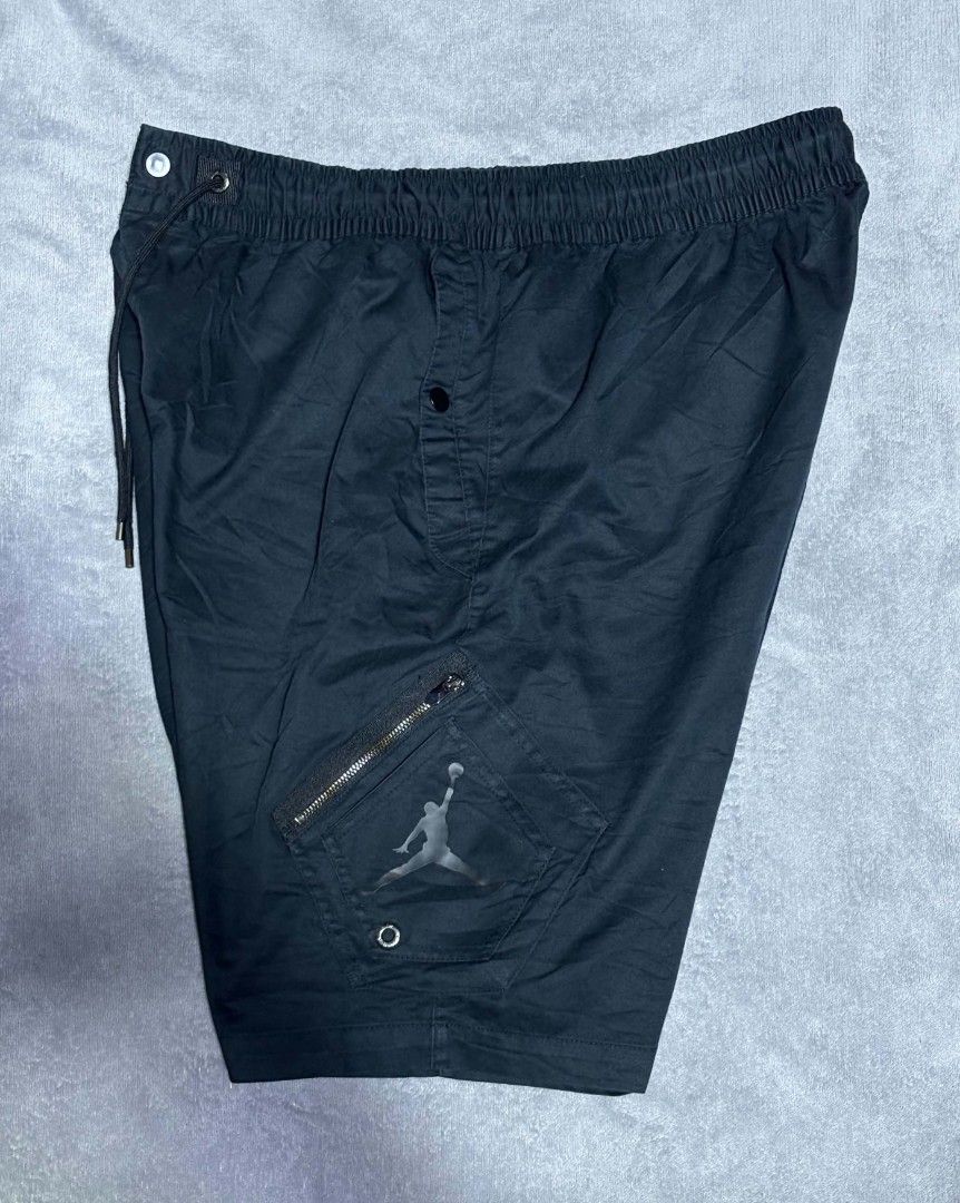 Jordan Woven Diamond Short (Category: Shorts) located in Manila. Submitted by thriftastic_finds (Listing ID 1462388380, Image 1). Description: Jordan Wings Woven Pocket Short Size: 2XL best fit Large Waist: 33-36 Length: 21 Leghole: 11 As new 10/10 Cr No issue.