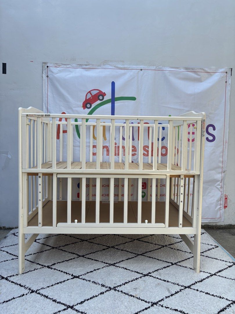 Katoji Wooden Crib Drop side big size (Category: Children's Beds) located in Manila. Submitted by avalanchesonlineshopmainacount (Listing ID 1462327073, Image 1). Description: .
