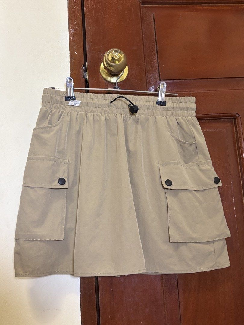 Khaki/Beige Cargo Skirt (Category: Skirts) located in Laoag. Submitted by sushivara (Listing ID 1462423730, Image 1). Description: CARGO SKIRTTT!! ANGGANDAAAAA NETOO Freesize Rules: No joyjoy No cancellations (100 fee) 📍Laoag | Batac City Ilocos Norte.