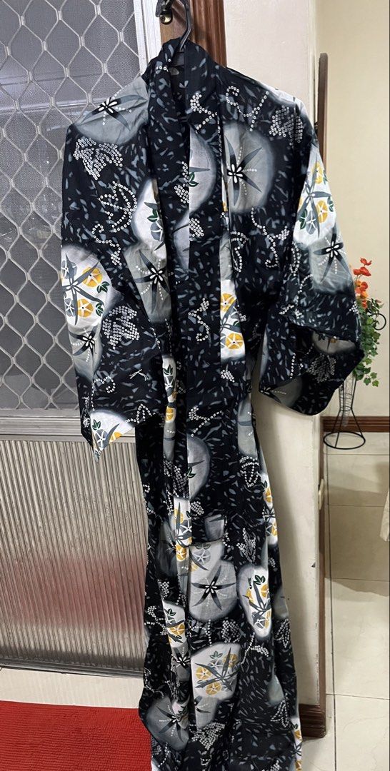 Kimono yukata (Category: Looking For) located in Bacoor. Submitted by ayit. (Listing ID 1462376517, Image 2). Description: - Authentic Kimono Yukata - Elegant black base with a distinctive grey, white, and yellow pattern - Lightweight and comfortable fabric - Versatile for loungewear or fashion statement sf inc japan gling negotiable .
