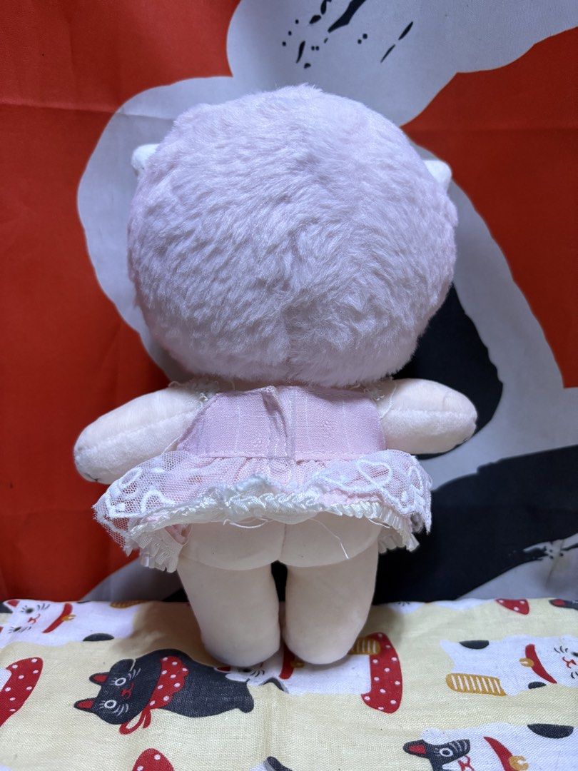 Kpop Doll / 20cm Doll (Category: K-Wave Merchandise) located in Marikina City. Submitted by kdcllcts_ (Listing ID 1462382353, Image 2). Description: .