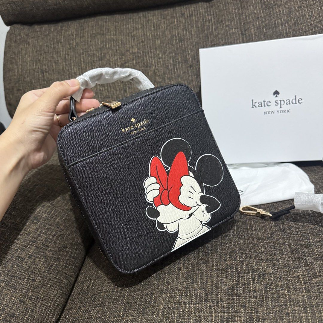 KS X Minnie Mouse Vanity Crossbody (Category: Cross-body Bags) located in Bulacan. Submitted by mykakarizza (Listing ID 1462263643, Image 2). Description: RESTOCK ONHAND✨✨ ₱1100 with box KS X Minnie Mouse Vanity Crossbody Size: 17 x 7 x 17 cm Box included 📸 Actual pics! 🙋🏻‍♀️ ─── ✦ ─── ✦ ─── ✦ ─── ✦ ─── 🛍️ LOOKING FOR MORE RESELLERS 🛍️ ✨ Buy 3 pcs of ANY items — FREE SHIPPING NA!🚚 ✨ Buy 10 items → FREE SF + ₱50 OFF EACH! 💖 PM us for 30 pcs