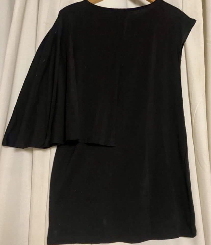 L . STYLE Black Padded Overlay One Shoulder Top (Category: Sleeveless) located in Caloocan City. Submitted by declutteringph. (Listing ID 1462381751, Image 3). Description: No Size on the tag! Measurements: Dimensions: (inches) Bust Width: 19” Body Length: 29” - 30” .