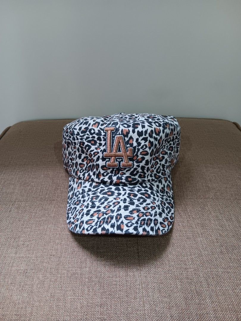 LA DODGERS 47 Cream Lisa clean up (Category: Caps & Hats) located in Manila. Submitted by gerryanton77059 (Listing ID 1462283686, Image 2). Description: .
