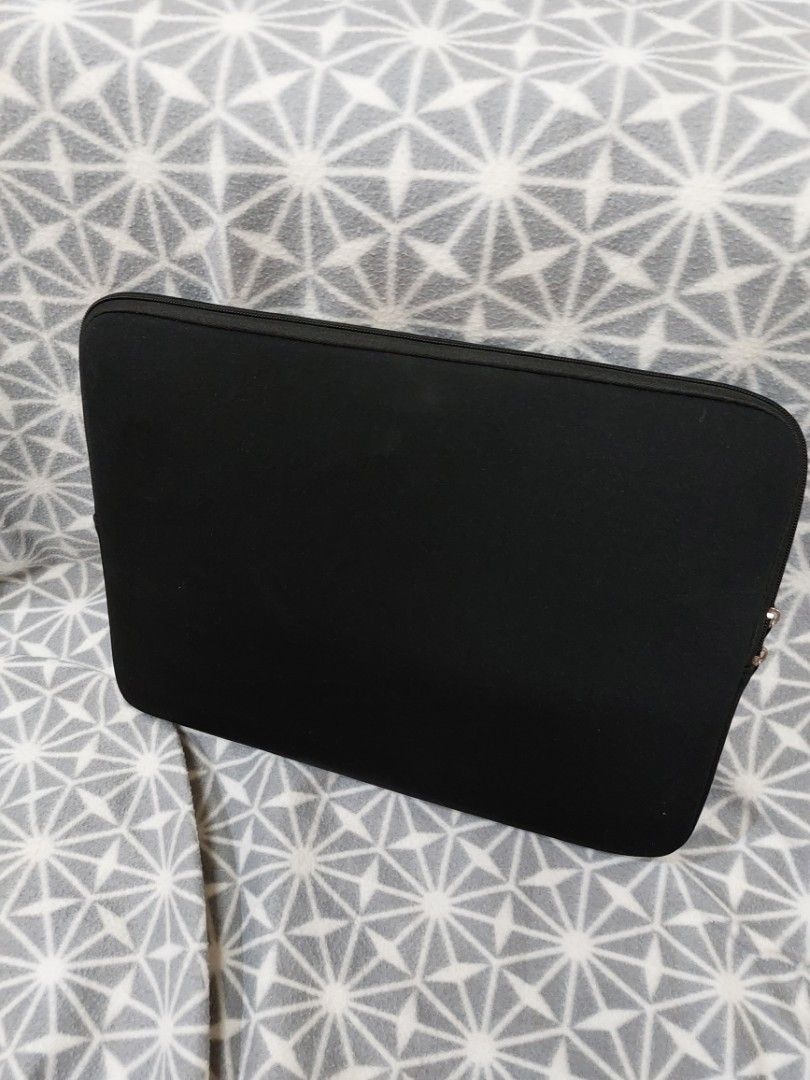 Laptop bag 15.6 (Category: Laptop Bags & Sleeves) located in Antipolo. Submitted by ms.marieyahs (Listing ID 1462359914, Image 2). Description: rfs: may bago laptop bag color: black - can send more photos if needed. - lalamove shouldered by buyer.. - you may check my profile just in case may iba pang magustuhan. tnx!.