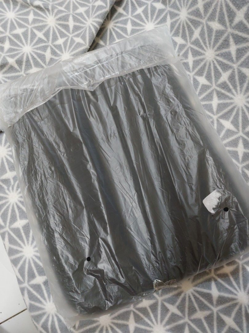 Laptop bag 15.6 (Category: Laptop Bags & Sleeves) located in Antipolo. Submitted by ms.marieyahs (Listing ID 1462359914, Image 1). Description: rfs: may bago laptop bag color: black - can send more photos if needed. - lalamove shouldered by buyer.. - you may check my profile just in case may iba pang magustuhan. tnx!.
