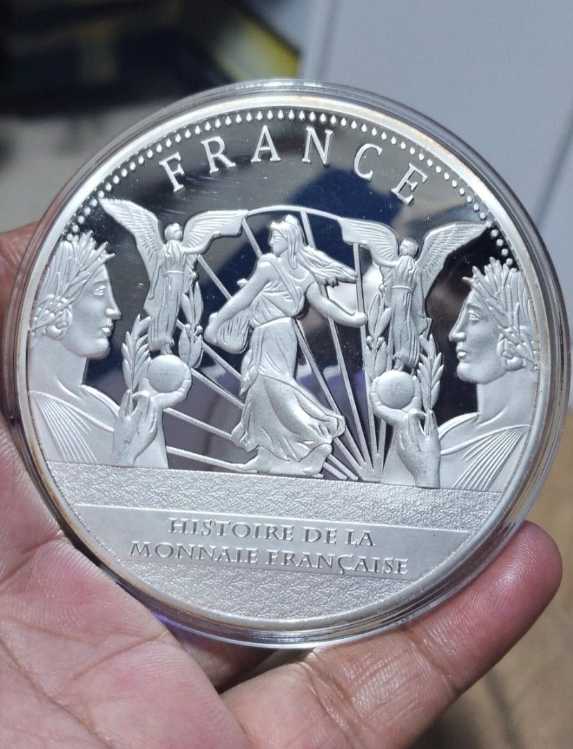 Large Medal (Category: Currency) located in Manila. Submitted by bjie2700446238 (Listing ID 1462433142, Image 2). Description: Maganda yan sa personal.